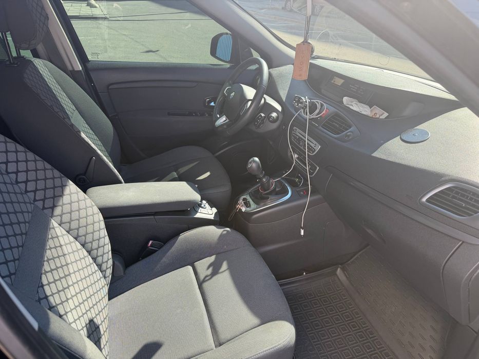 Продам Renault Scenic 2011р