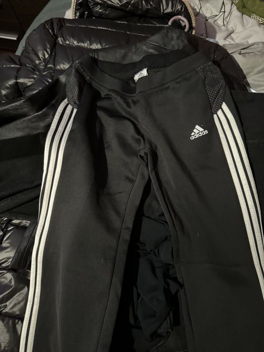 Продаю спортивный костюм женский