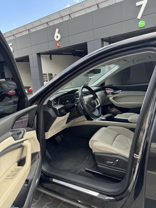 Audi etron 2019 95 квт