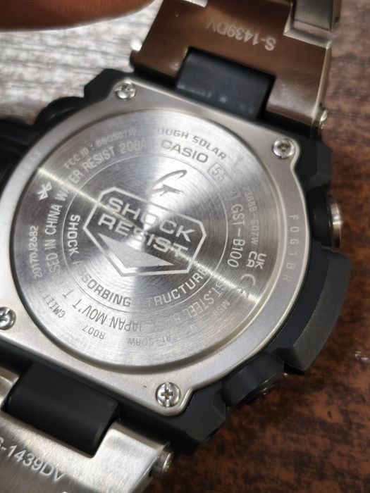Casio G-Shock GST-B100D-1A