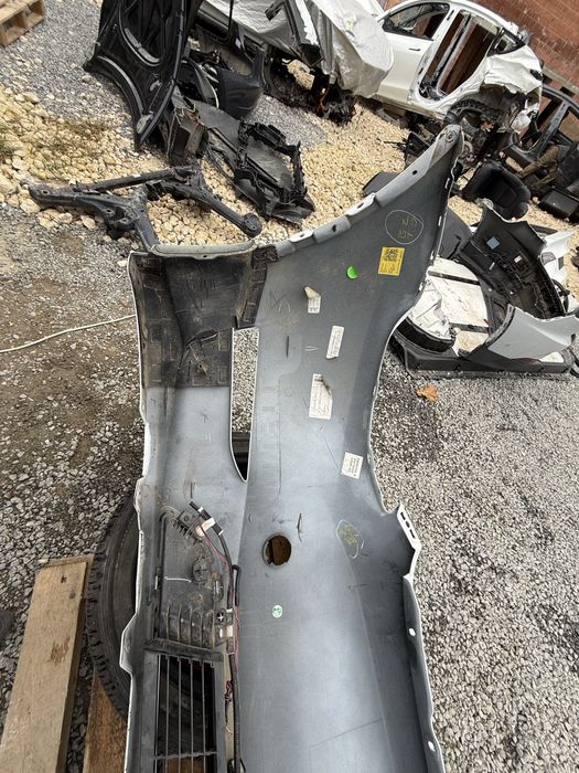 Бампер Tesla Model Y перід рестайлінг