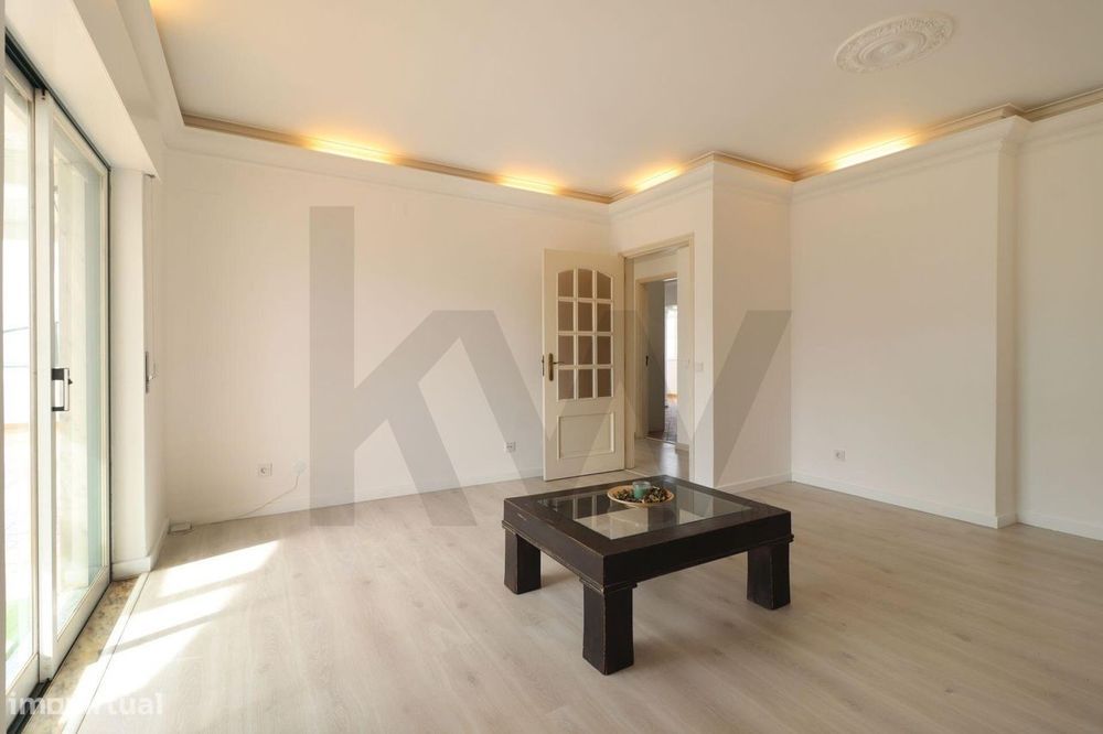 Penthouse T2 com terraço e vista Ria Formosa na Av. 5 de Outubro, Faro