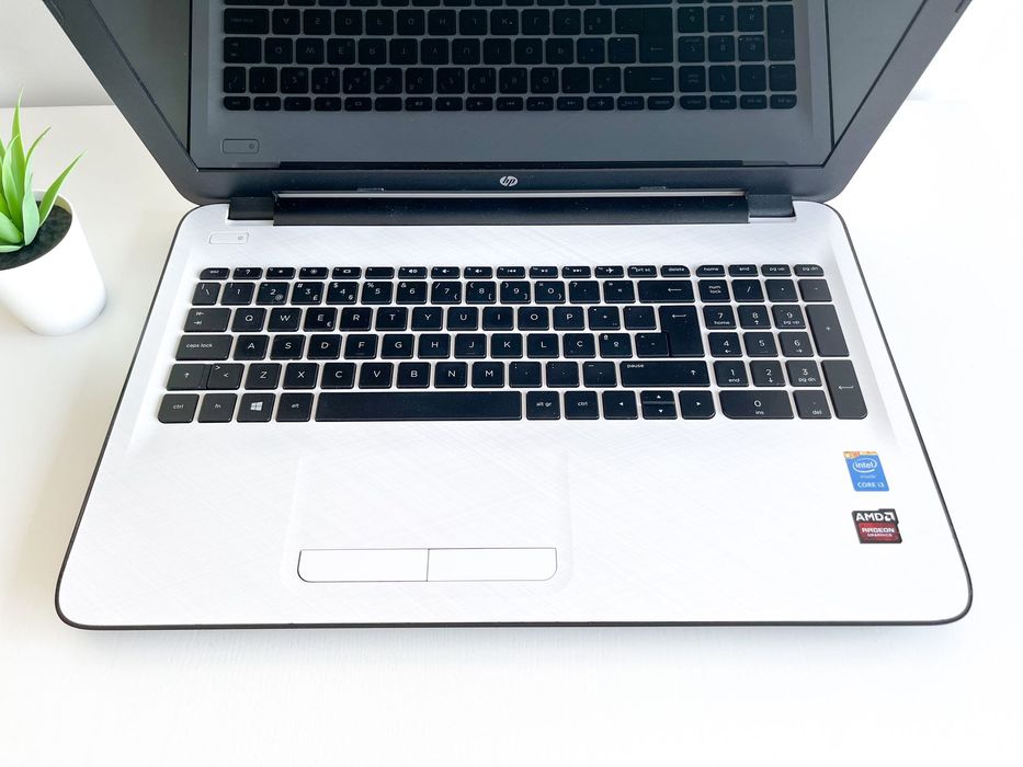 HP Laptop, 5th Generation i3 with 500GB SSD (including charger)64738820886914121