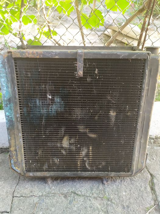 Продам  радиатор