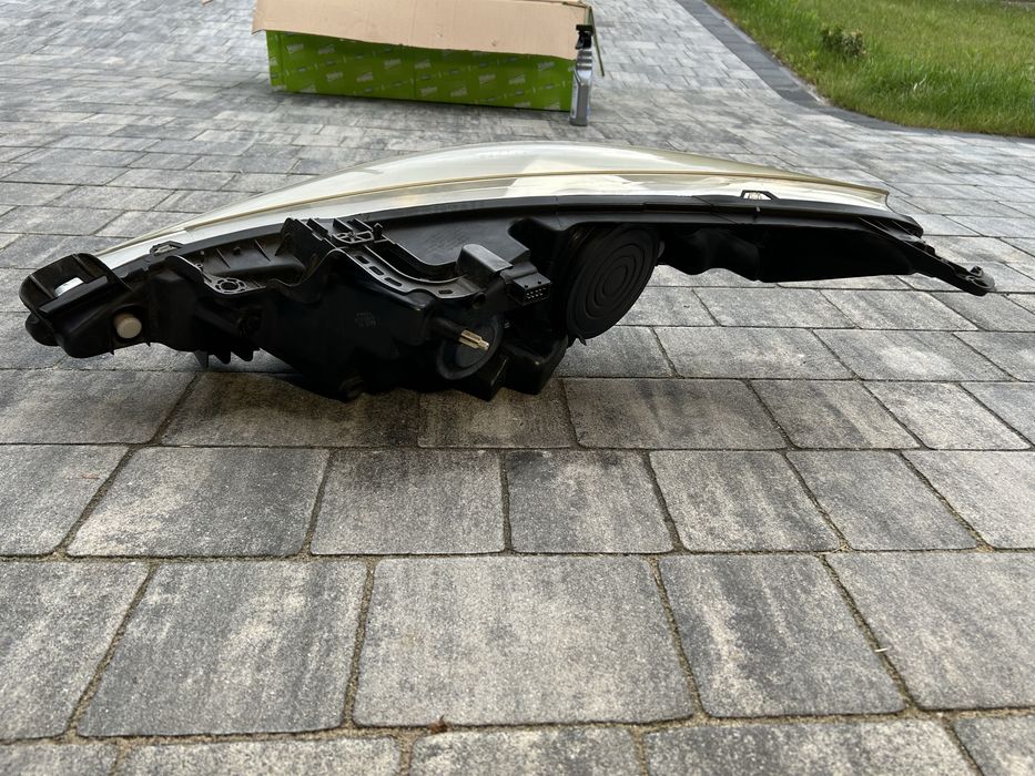 Reflektor lampa peugeot 207