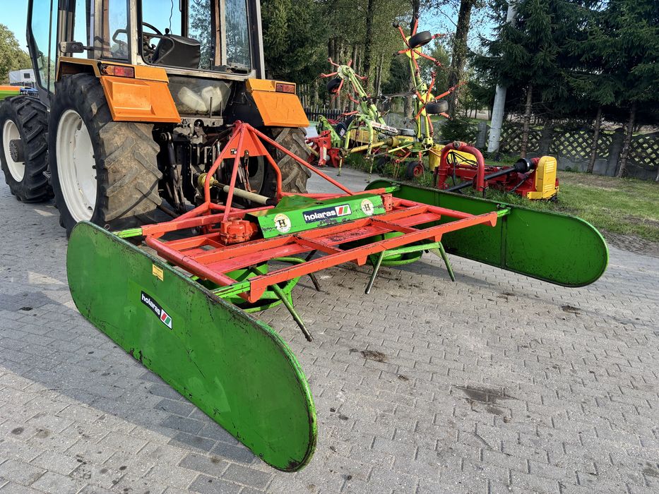 Równiarka pryzm Holaras Rozbijak rozgarniacz 2 wirnikowy traw silos