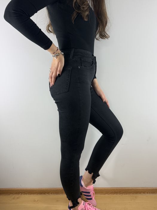 Czarne klasyczne spodnie jeansowe dżinsy Topshop 26/28