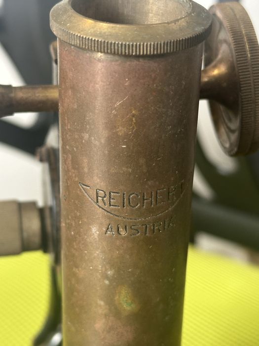 Старинный микроскоп