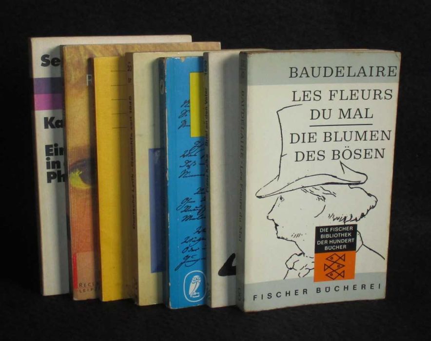 Livros de bolso em língua estrangeira Kafka Baudelaire Handke
