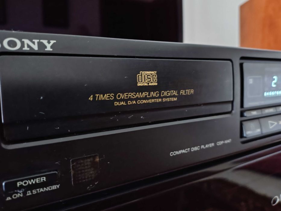 Leitor CD Sony CDP-M47 com comando