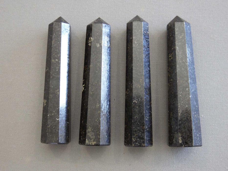 Cristais de Pedra de Coppernite Preta