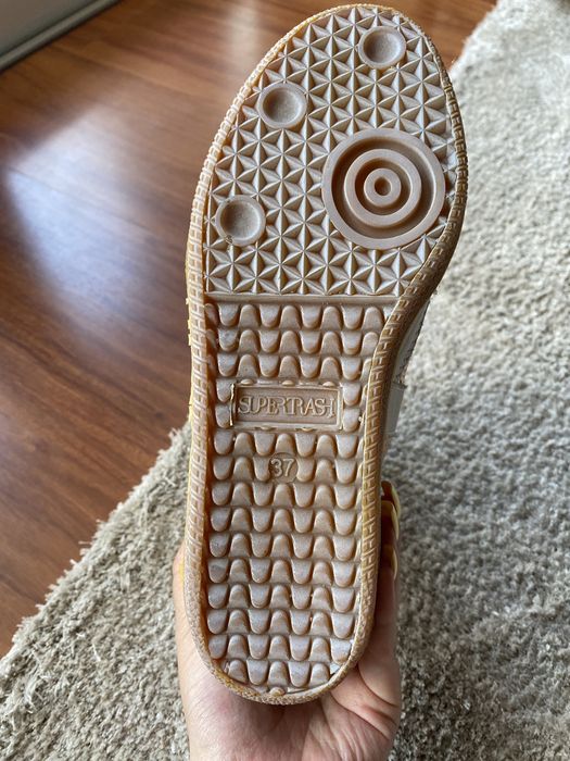 Sapatilhas Compensadas da marca SuperTrash em Pele