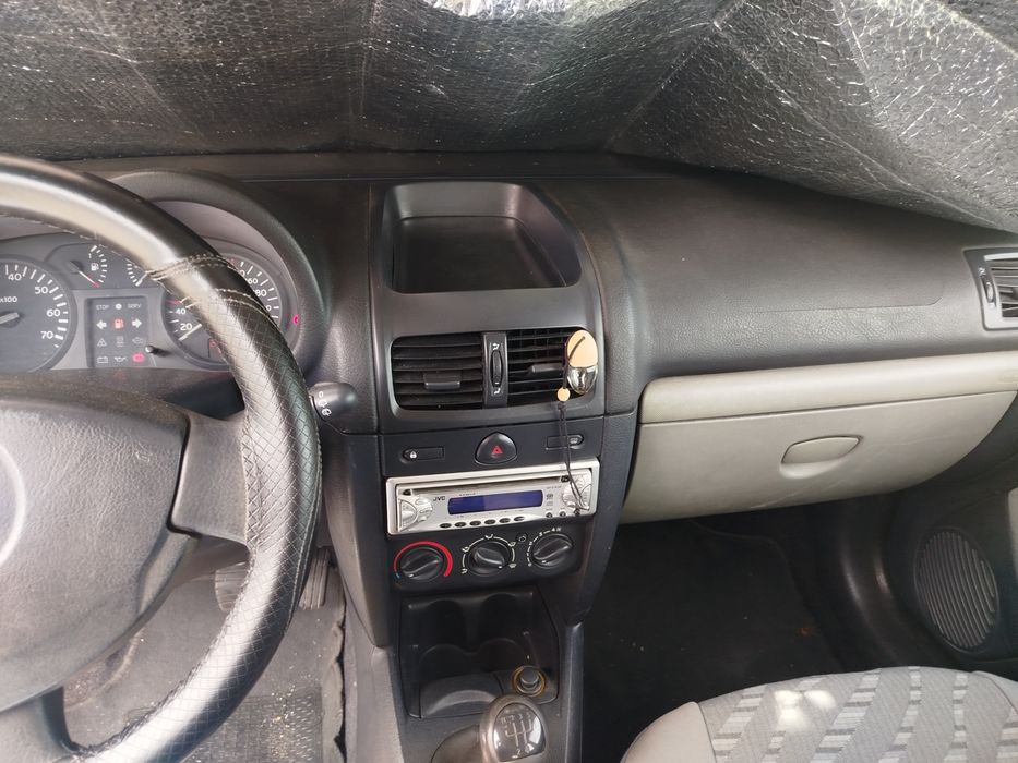 Renault   Clio.  1500 dci
