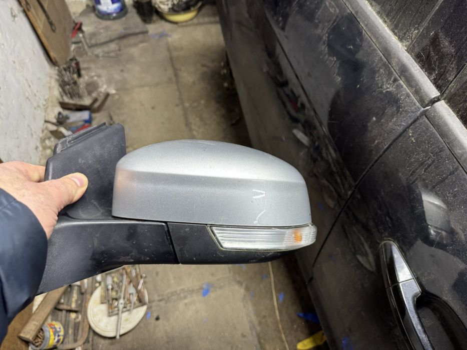 Дзеркало ліве праве  Ford focus MK3