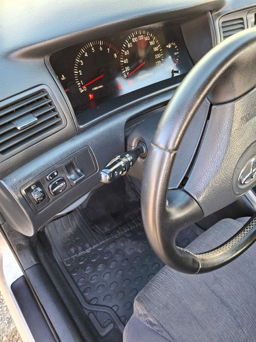 Vendo toyota corola 1400vvti  a gasolina