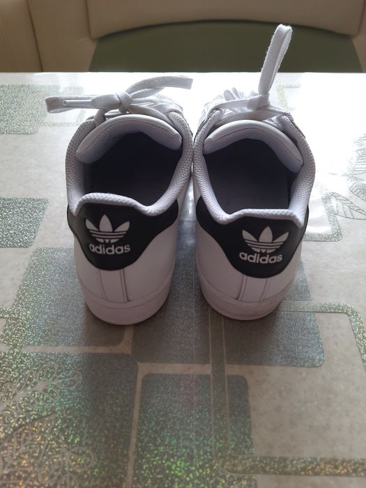 Продам кроссовки Adidas Superstar