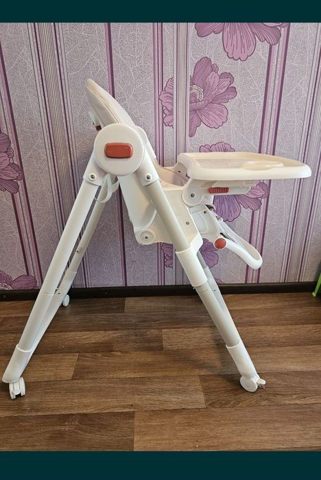 Продам стільчик для годування El Camino Crystal