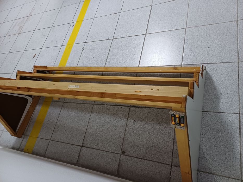 Expositor em madeira