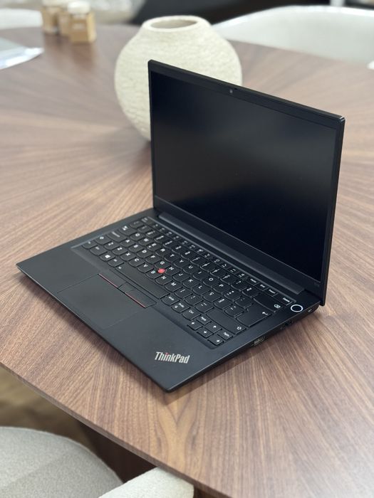 ThinkPad E14 i7 11th Gen466295647875911680