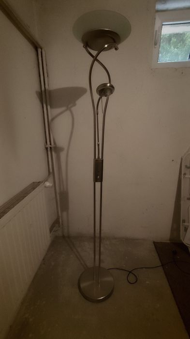 Żyrandol oraz lampę stojącą tanio sprzedam