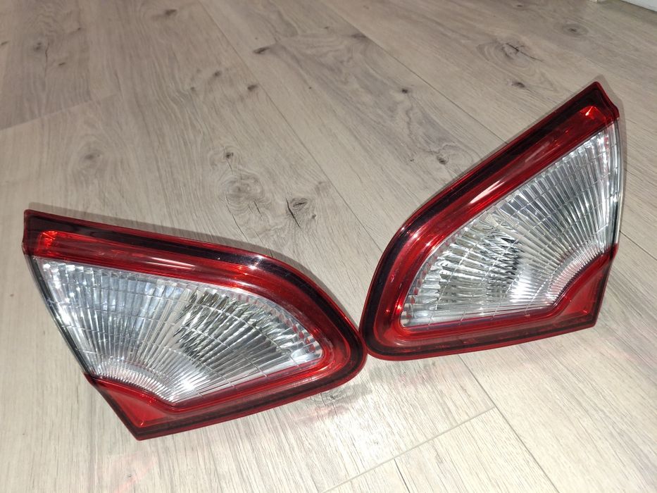 tylne wewnętrzne lampy zespolone  Nissan Qashqai