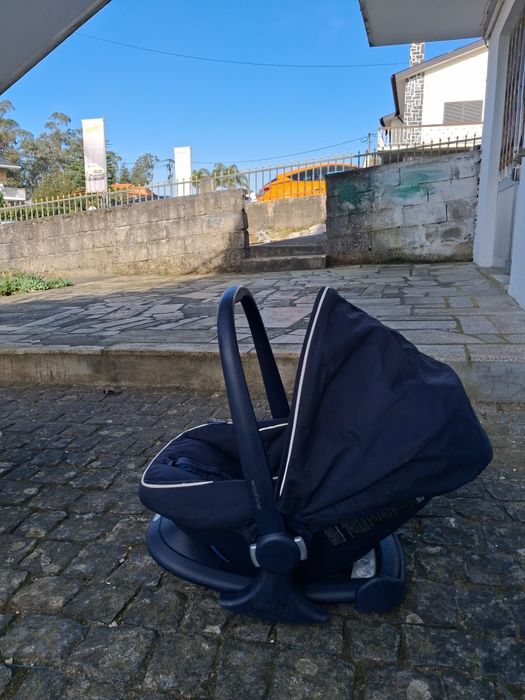 Carrinho, babycoque, alcofa, banco de passeio e sombrinha