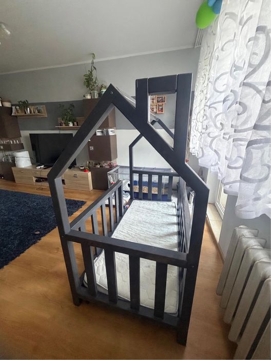 Lóżko dzieciece domek