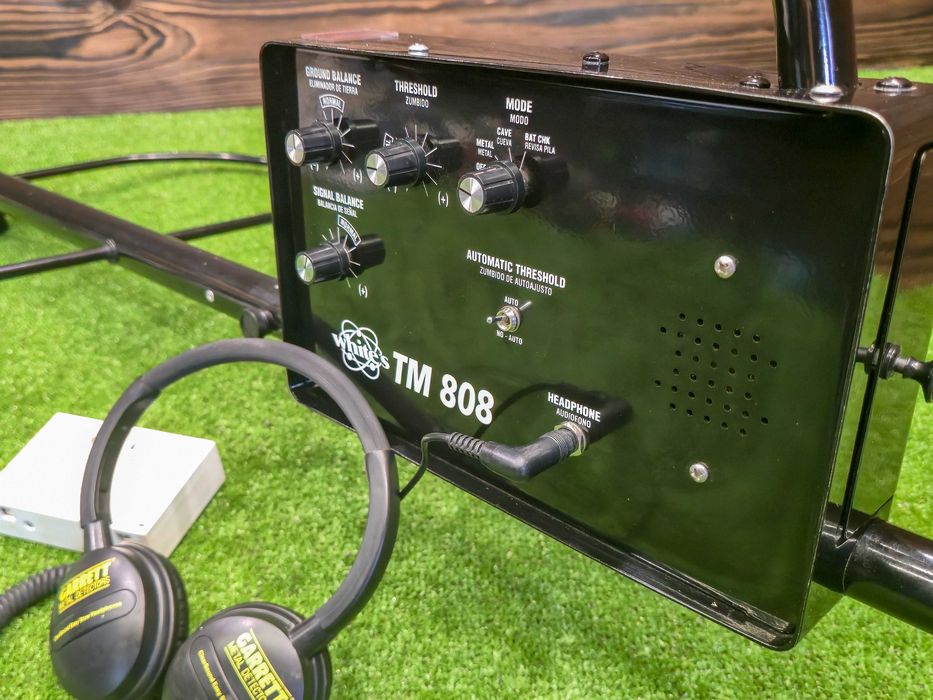 Глибинний металошукач Whites TM 808