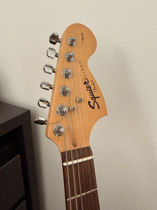 Squier Fender Stratocaster Gitara