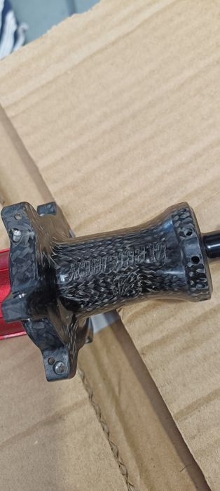 Cubo de roda BlackJack carbono