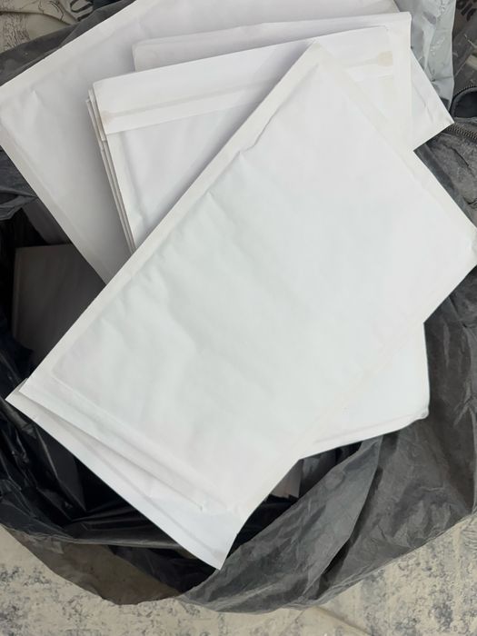 Koperty  bąbelkowe F16 16F 90 sztuk BIAŁE MOCNE