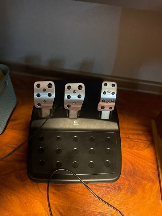 Кермо Logitech G27