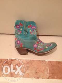 Bota/Botim de Senhora em Camurça e sola de Couro