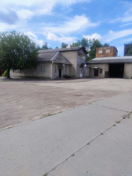 Територія, бокси для авто, складські, офісні приміщення