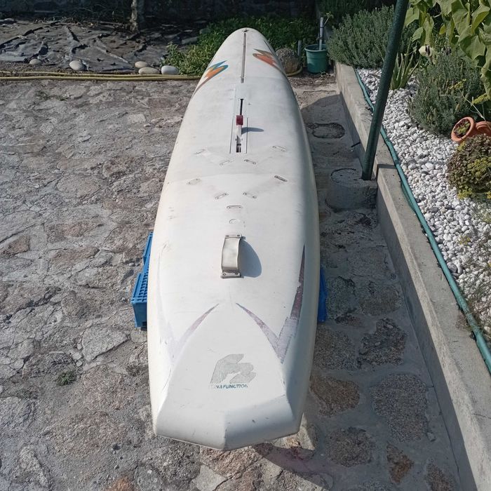 Prancha de windsurf F2 Lightning, com patilhão rebatível