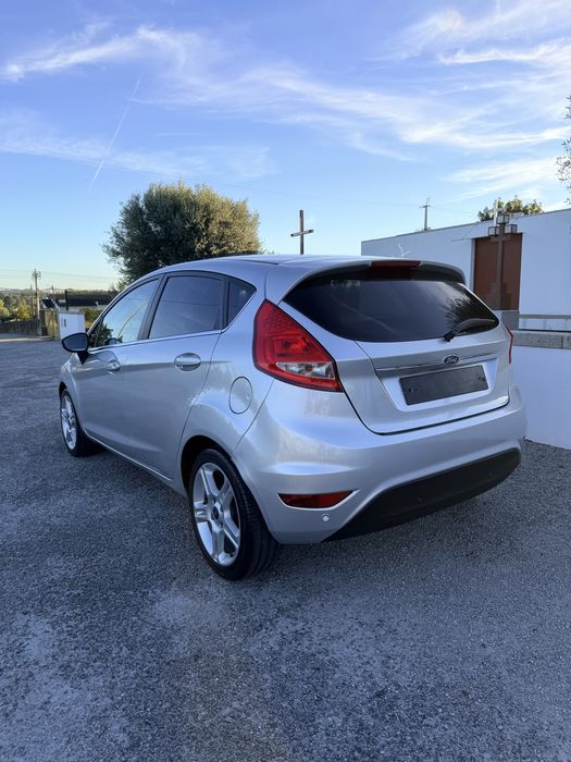 Ford fiesta 1.6 tdci motor PSA 110 cv exlente estado .