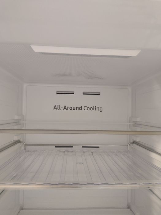 Lodówka Samsung RB34C675DWW