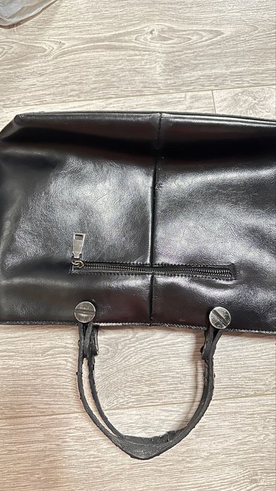 Продам деловая сумка портфель кожанная черная
