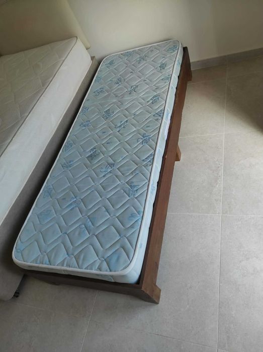Cama solteiro pequena