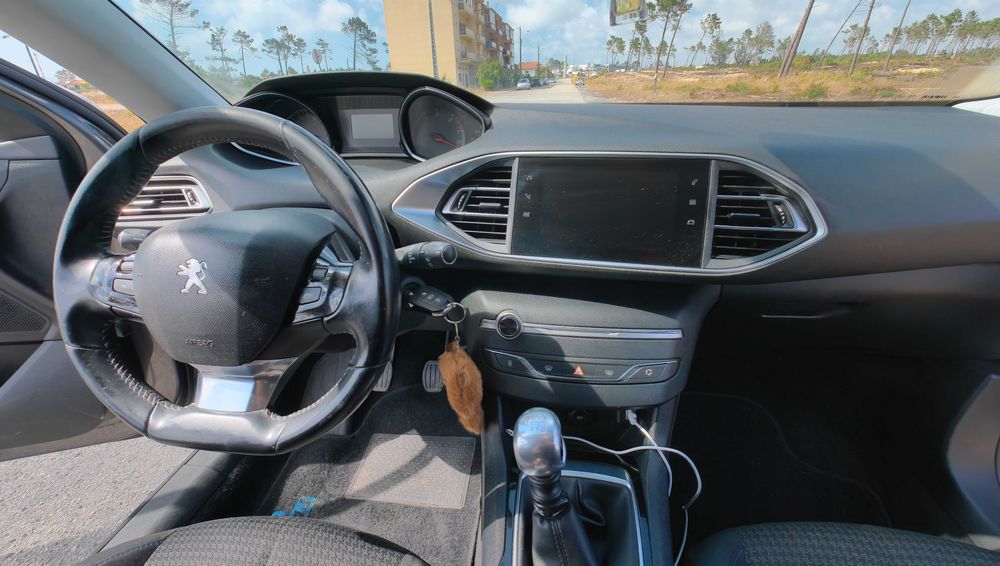 Peugeot 308 SW — fotografia 10