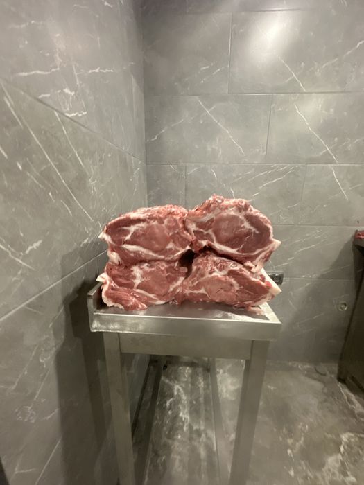 Тушки свинини Оптом  Домашнє сало-мясо Свині