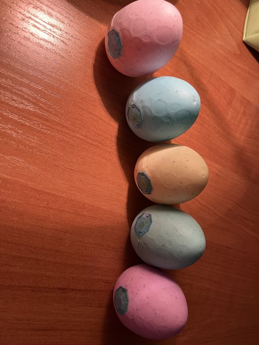 Sofiras smoczki w jajkach
