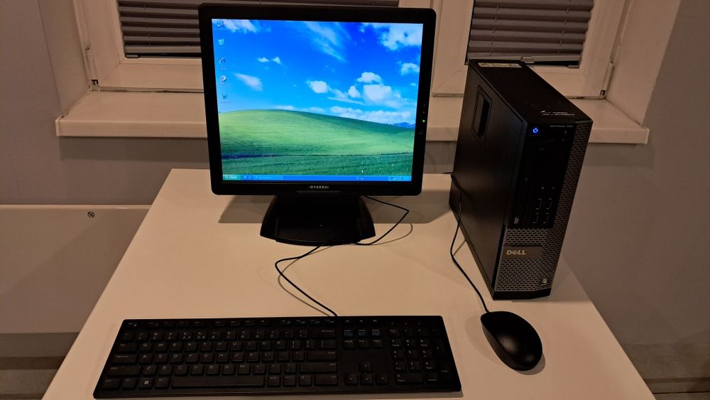 Retro Zestaw DELL do Gier Retro WinXP/2x3.0GHz/80GB/4GB/Monitor