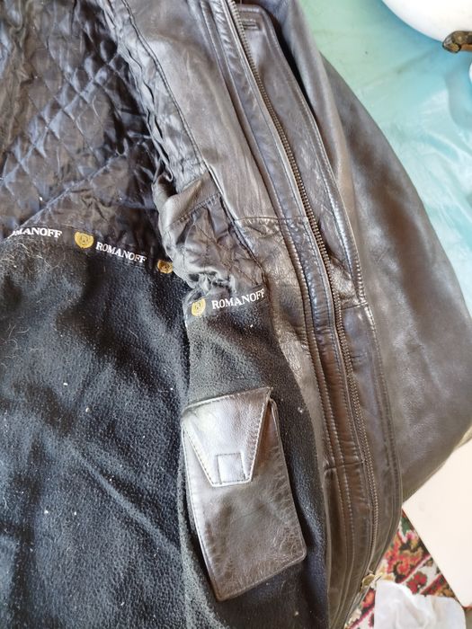 Продам кожаная куртка Romanoff