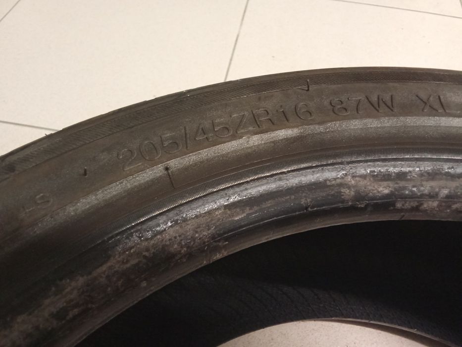 Pneu com menos de 1000km