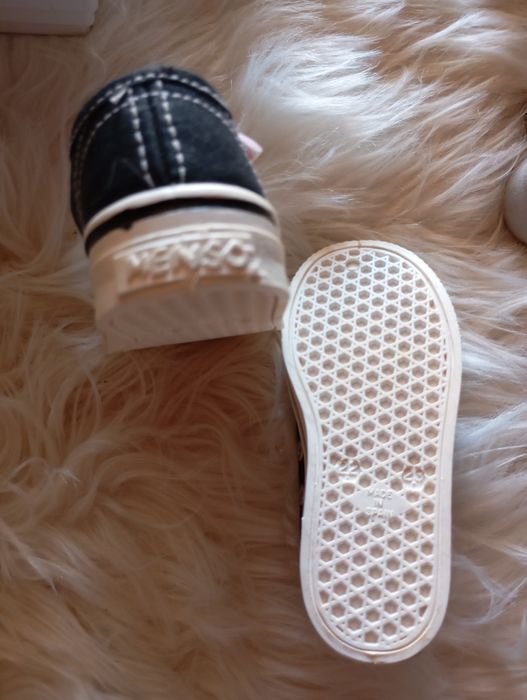 Tênis preto ganga para bebê