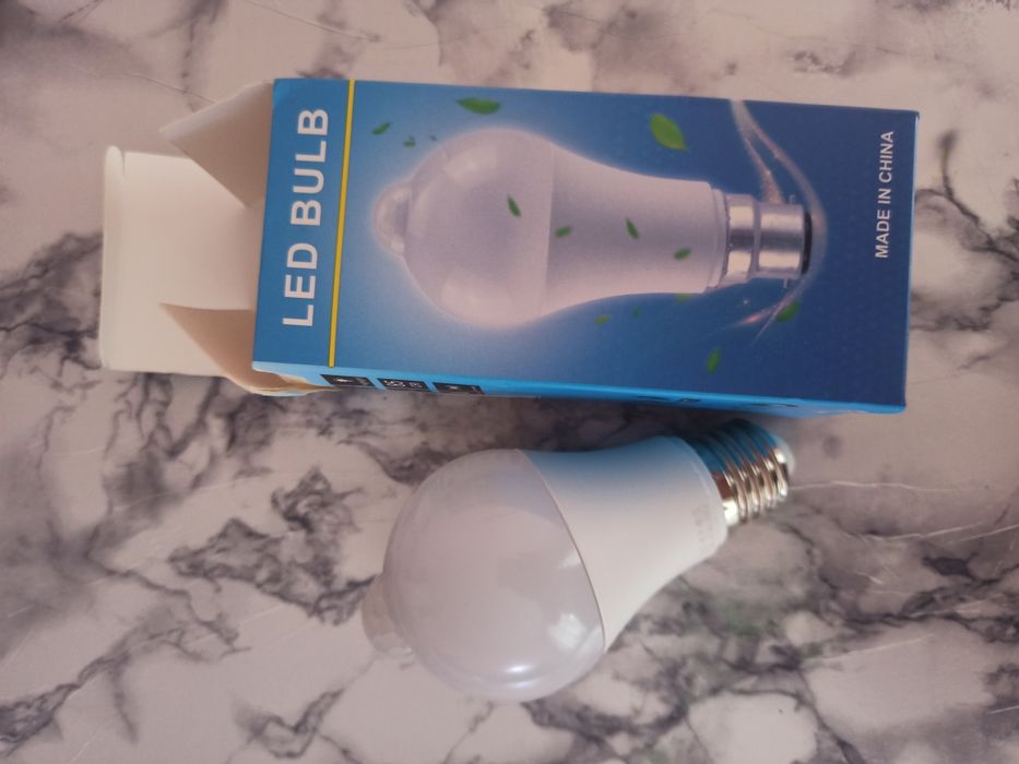 Лампочка з датчиком руху, е27