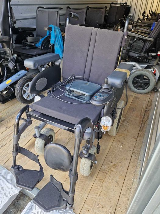 Wózek inwalidzki elektryczny QUICKIE siedzisko 51 cm -25