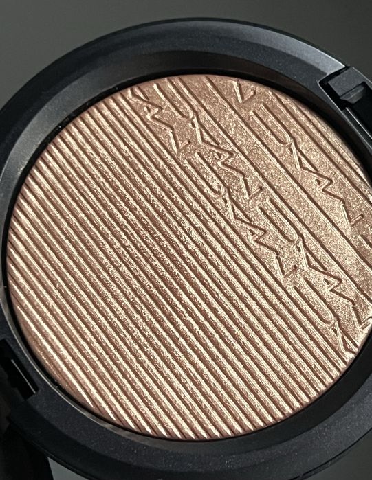 MAC Mineralize Skinfinish – Oh, Darling!