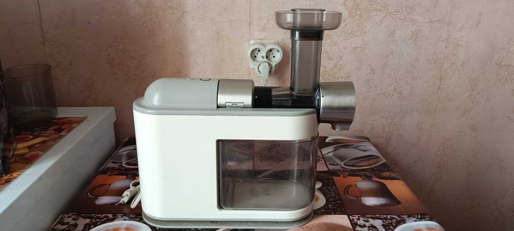 Соковыжималка шнековая Philips Avance Collection HR1895/80